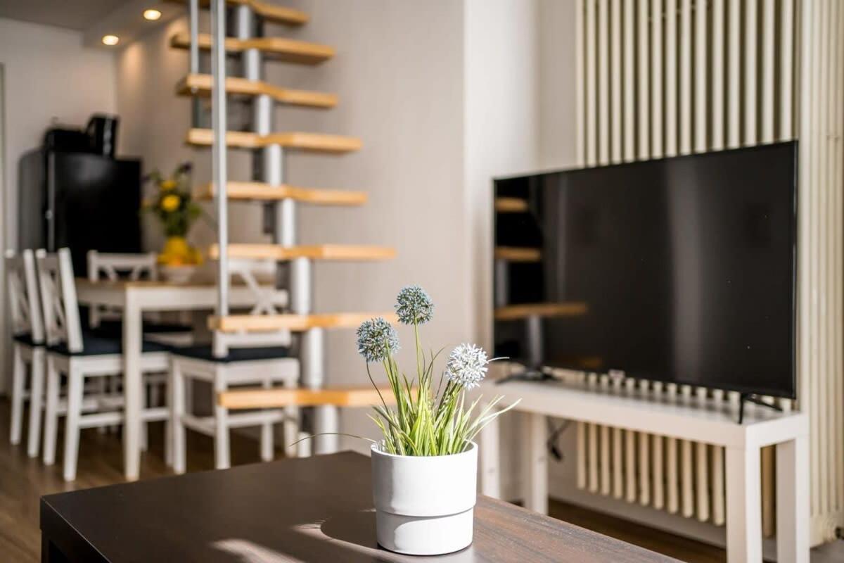 Апартаменты Industrial Loft In Berlin Mitte Экстерьер фото